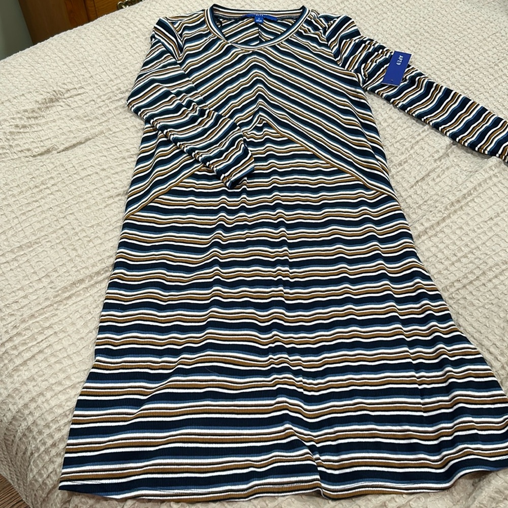 APT. 9 size small cute retro-themed dress.